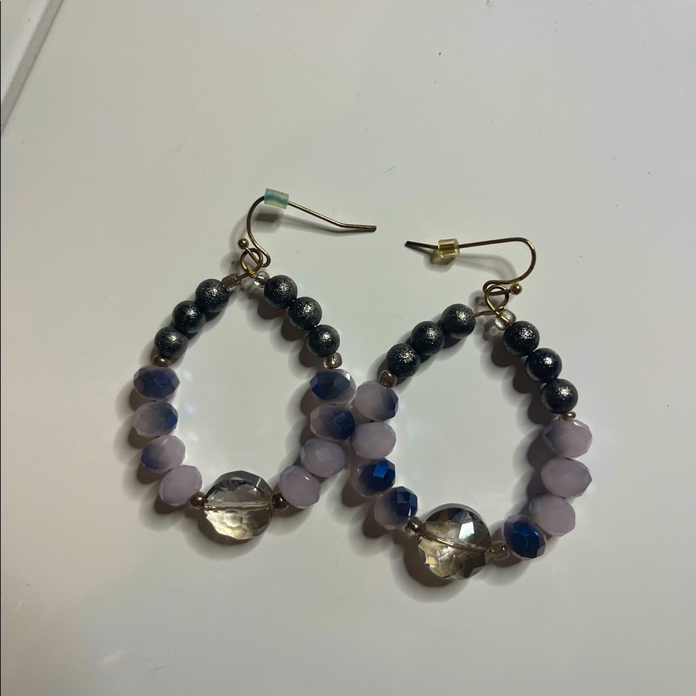 The Boutique- purple beaded drop loop earrings